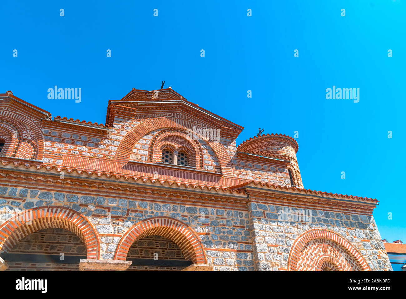Vista della chiesa dei Santi Clemente e Panteleimona. È macedone Chiesa Ortodossa presso il lago di Ohrid. Foto Stock