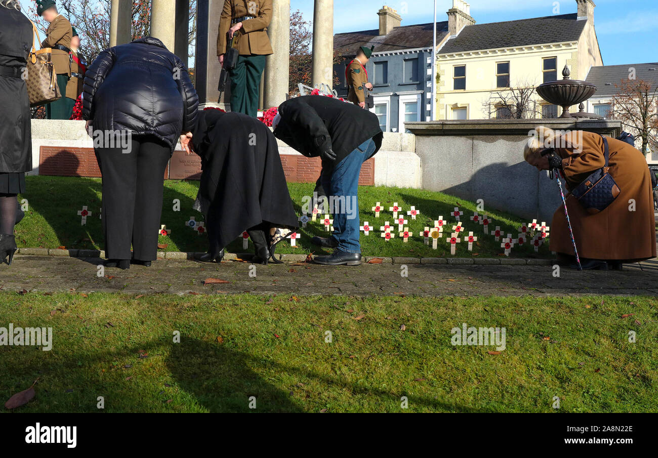 Lurgan, nella contea di Armagh, Irlanda del Nord, Regno Unito. 10 Nov 2019. Ricordo domenica presso la War Memorial in Lurgan. Credito: CAZIMB/Alamy Live News. Foto Stock