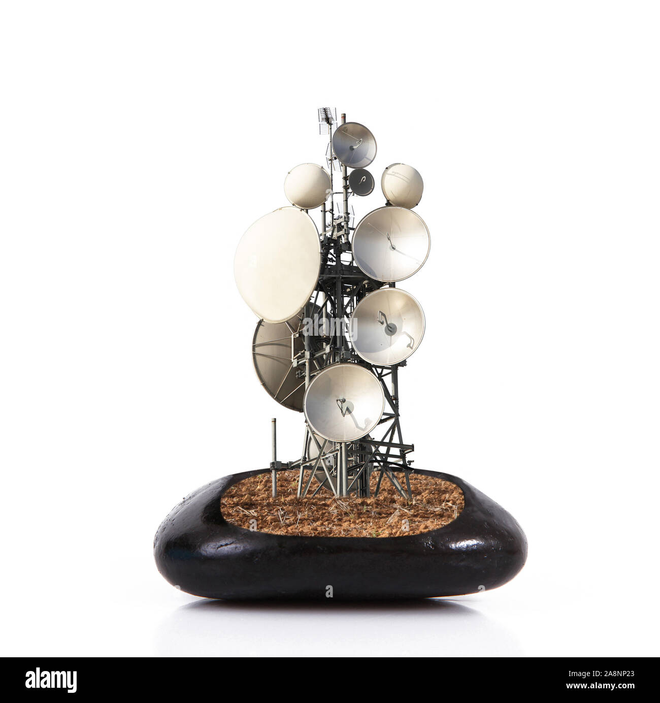 Antenna all'interno di pietra su sfondo bianco Foto Stock