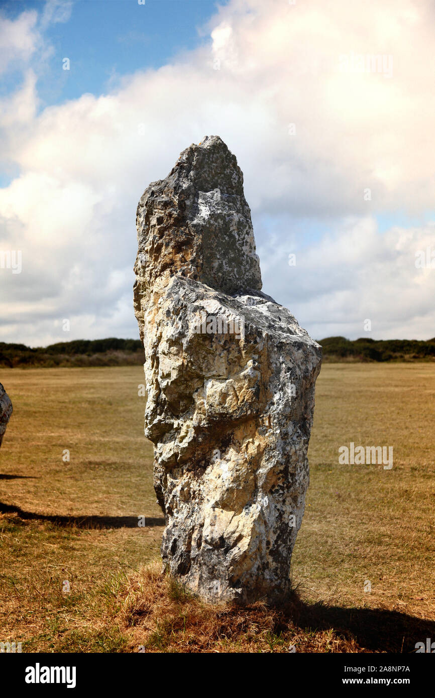 I megaliti menhir preistorici in territorio francese Foto Stock