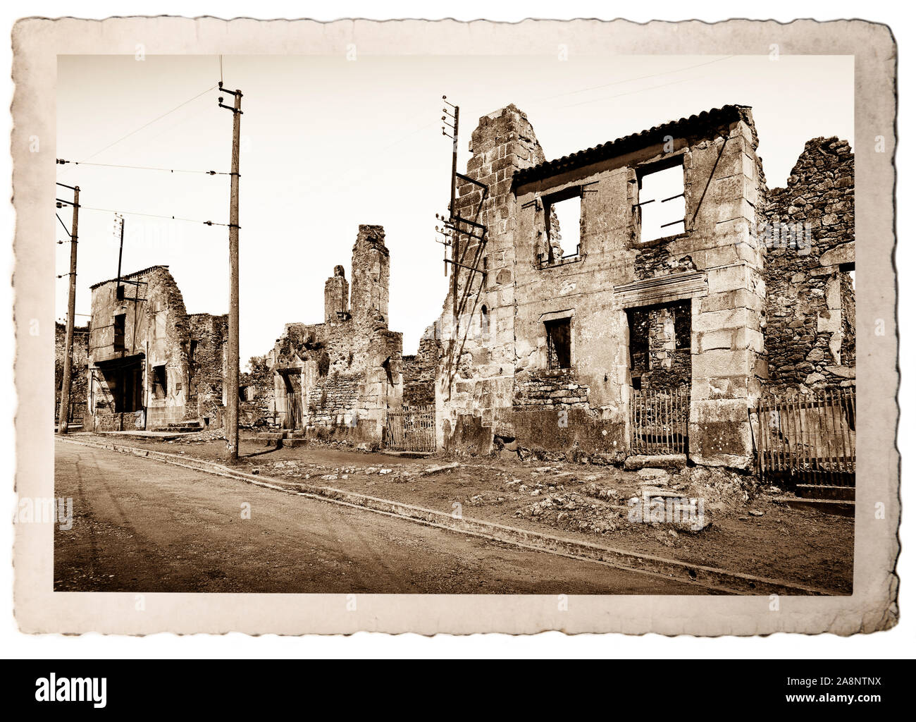 Resti di case distrutte mediante bombardamento Foto Stock