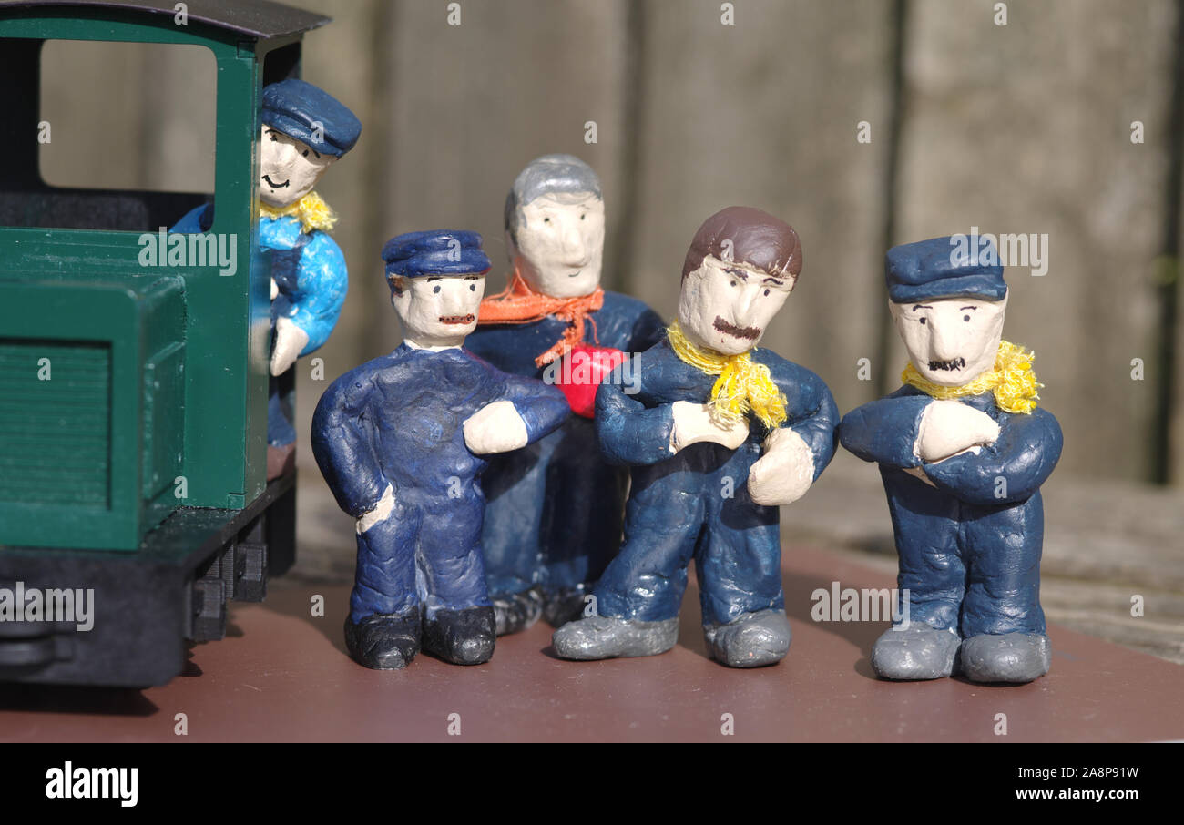 16mm scala giardino figure ferroviarie modelli in argilla Foto Stock