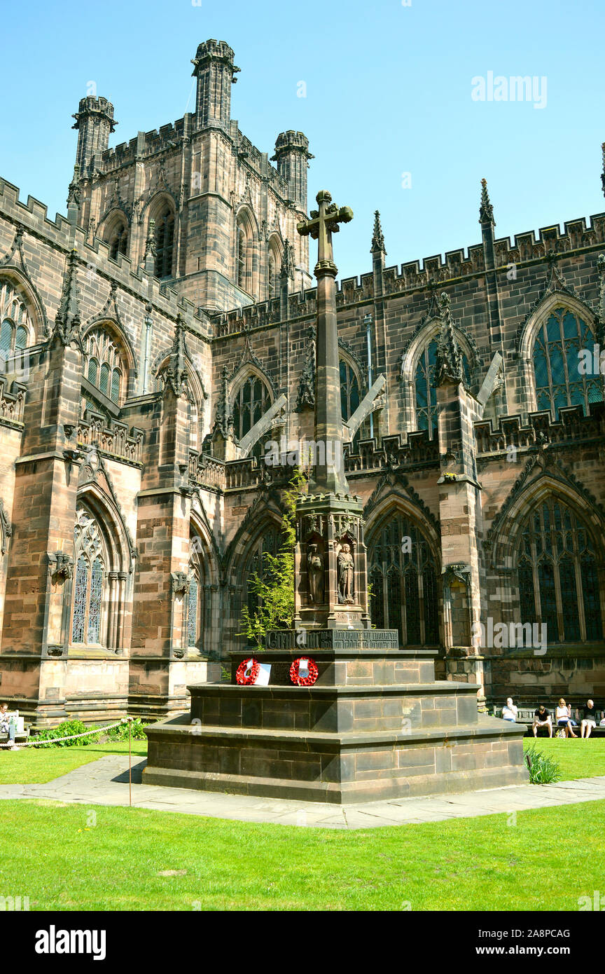 La storica Chester Cathedral è una chiesa di Inghilterra la cattedrale e la chiesa madre della diocesi di Chester Foto Stock