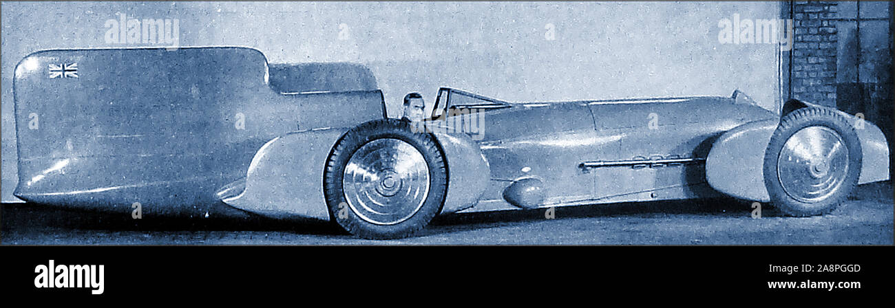 1930 immagine. RECORD di velocità su terra - Sir Malcolm Campbell (1885-1948) British racing automobilista e motoring giornalista, al volante della Bluebird (uccello blu) II (Campbell-Napier Blue Bird 1927) Foto Stock