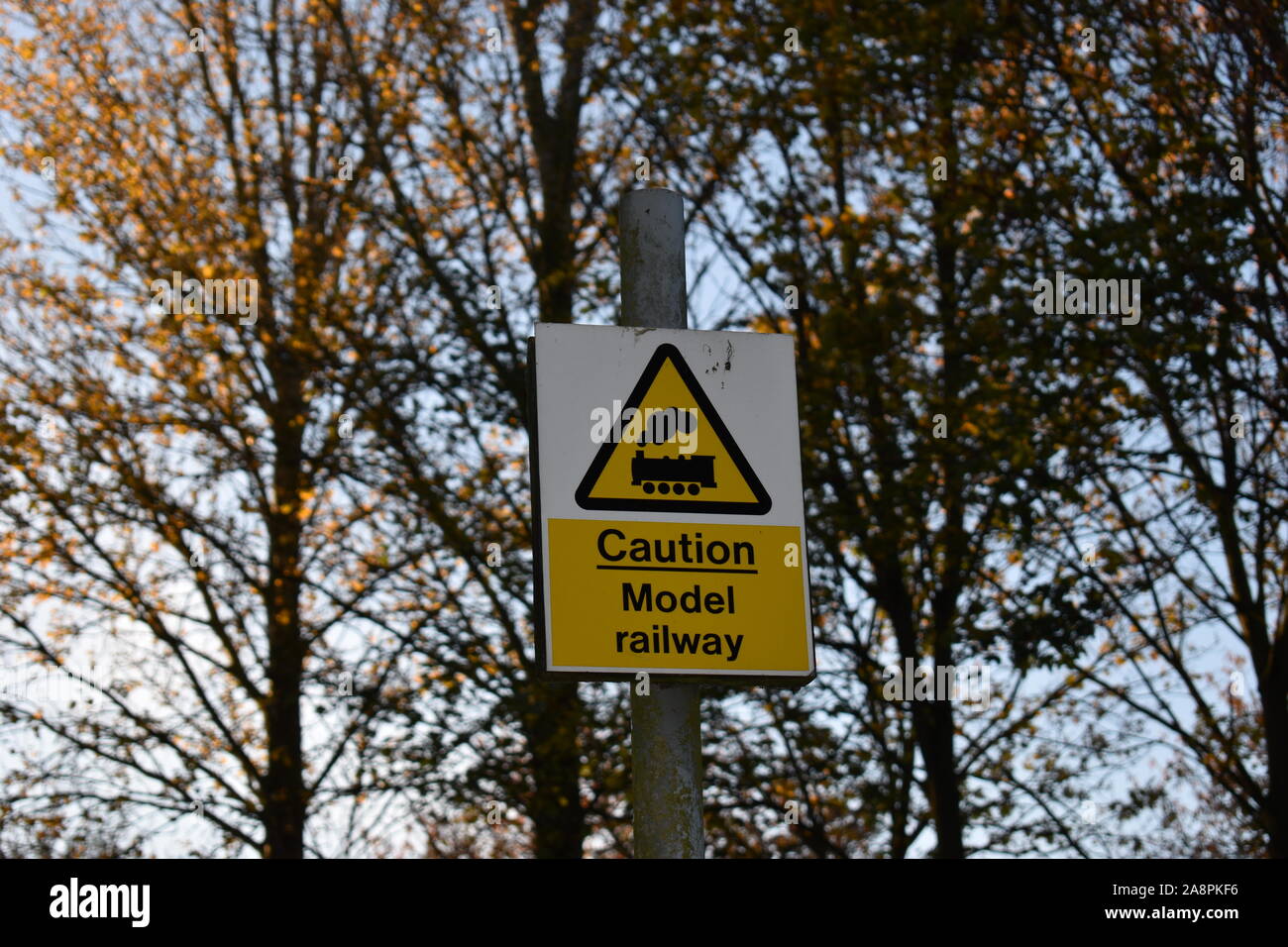 Segno: Attenzione modellino ferroviario. Questa è la ferrovia in miniatura a lago Willen in Milton Keynes. Foto Stock
