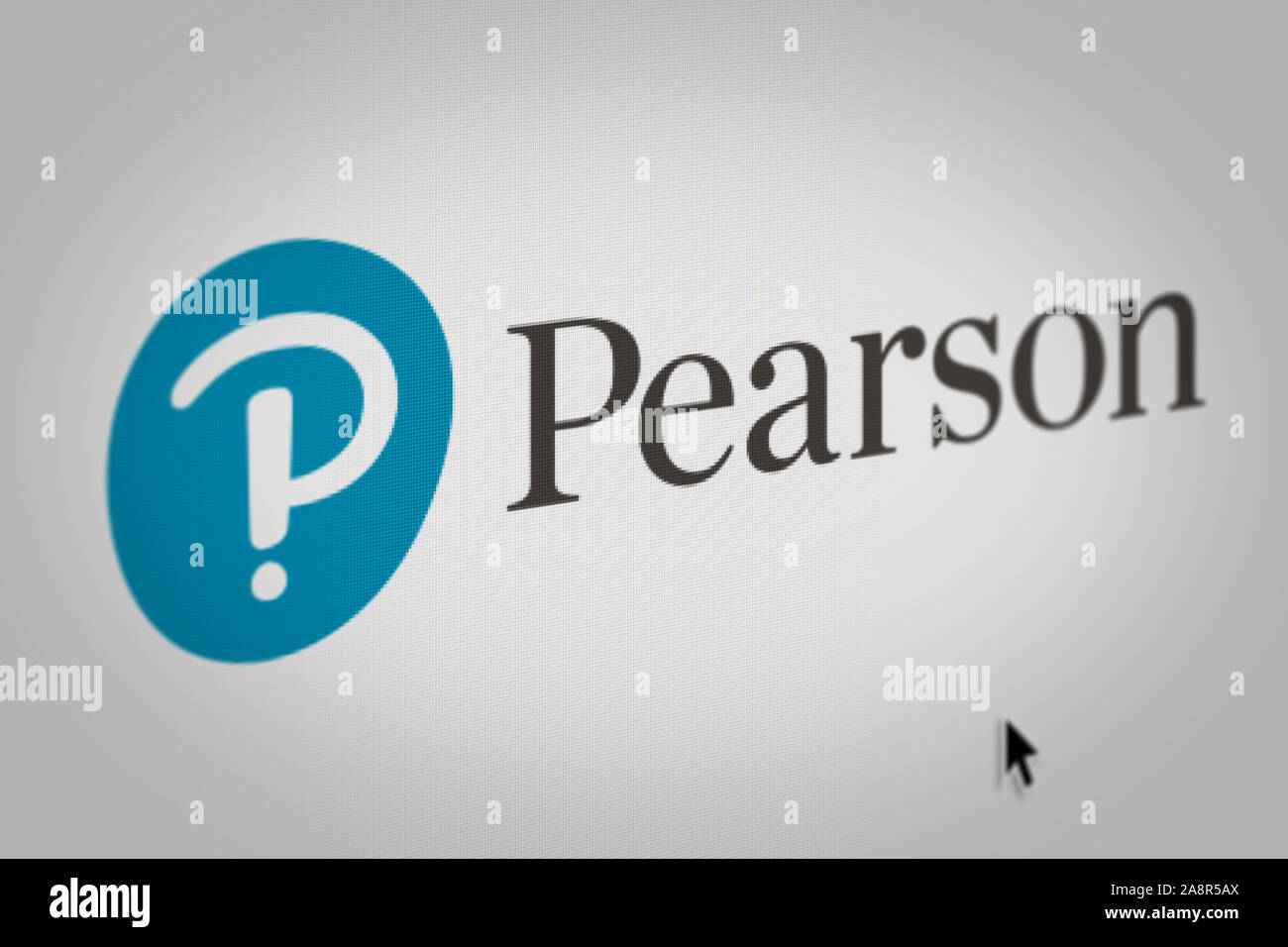 Logo della società pubblica Pearson plc visualizzata sullo schermo di un computer in close-up. Credito: PIXDUCE Foto Stock