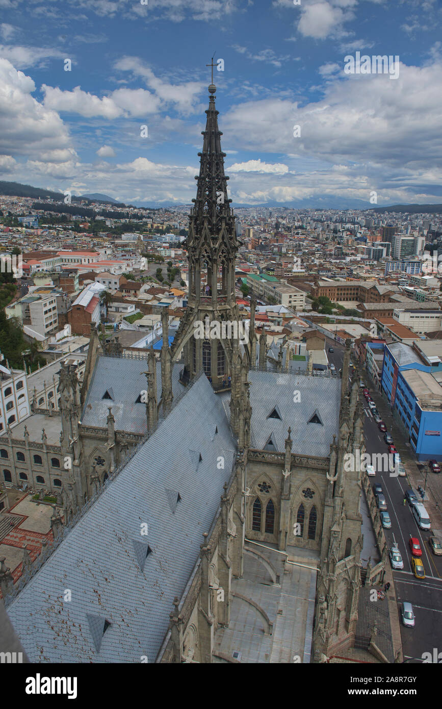Torre della Basilica del Voto Nazionale (Basílica del voto Nacional), Quito Ecuador Foto Stock