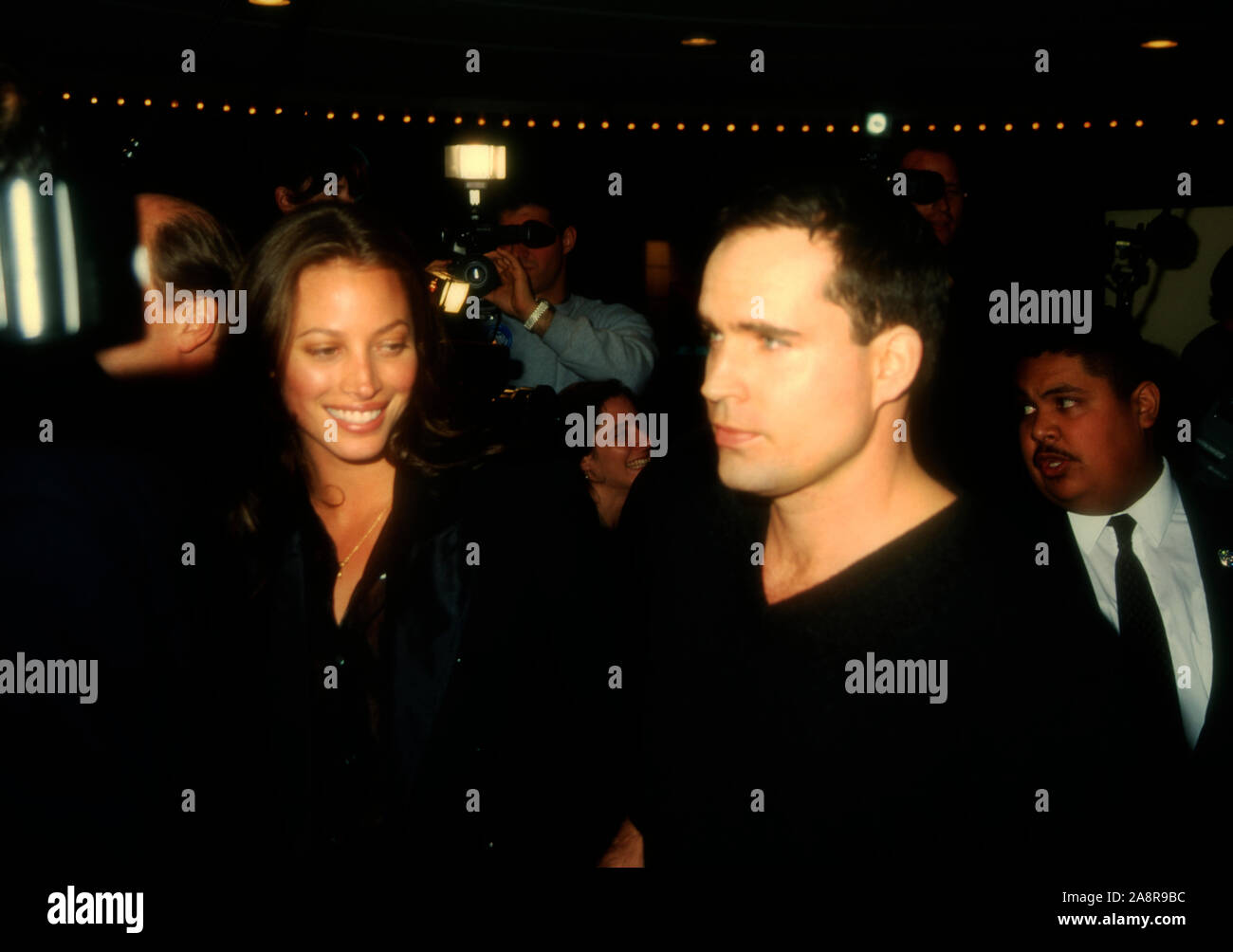 Westwood, CALIFORNIA, STATI UNITI D'AMERICA 6 marzo 1995 Model Christy Turlington e attore Jason Patric frequentare Warner Bros Foto " focolaio " Premiere il 6 marzo 1995 a Mann Bruin Theatre di Westwood, California, Stati Uniti d'America. Foto di Barry re/Alamy Stock Photo Foto Stock