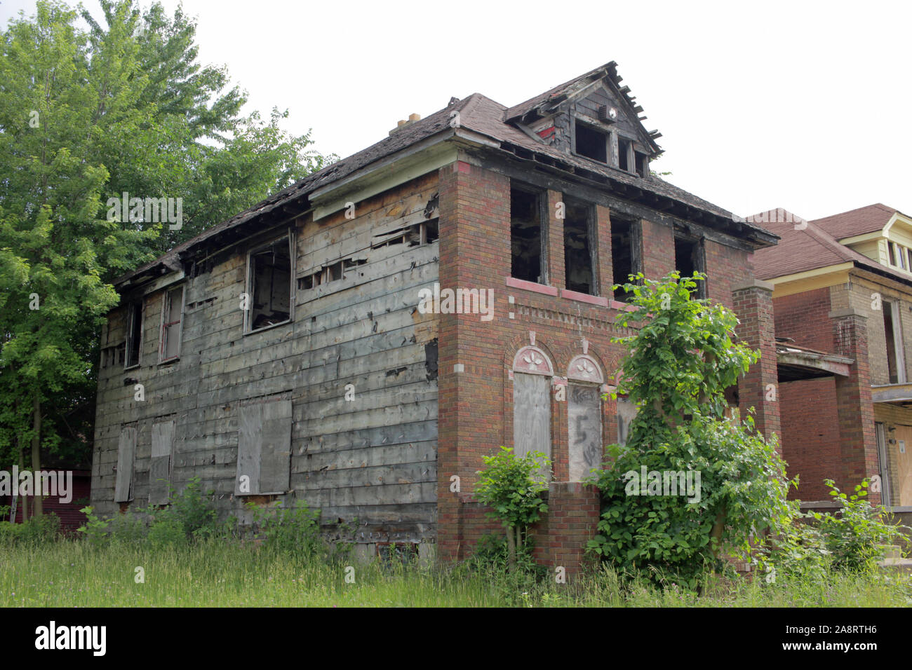 In rovina e fuoco case danneggiate, Detroit, Michigan, Stati Uniti d'America Foto Stock