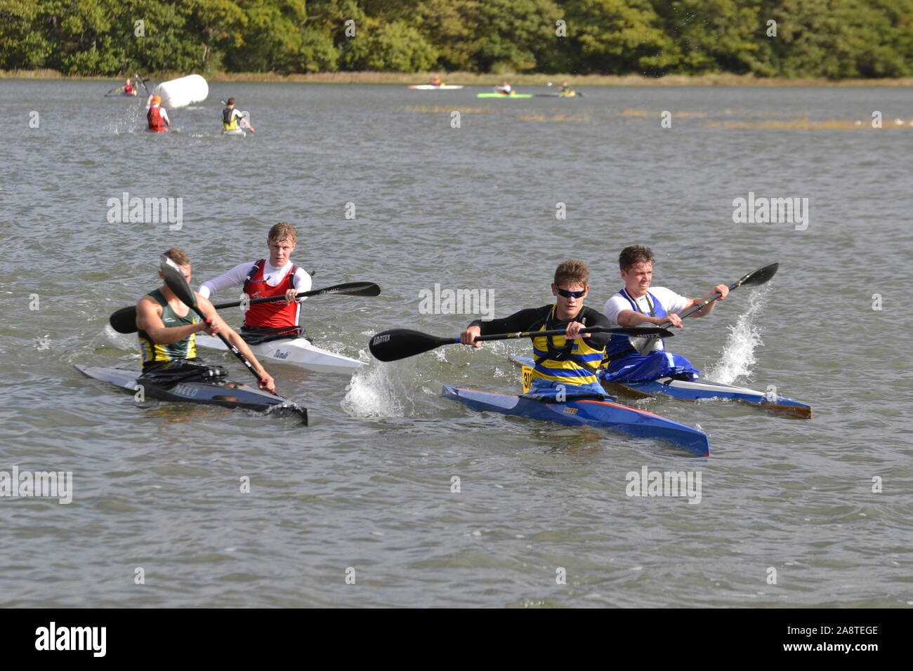 Corse di canoa sul fiume Hamble. Vista dal molo nel fiume Hamble Country Park. Hasler Finals 2019 Foto Stock