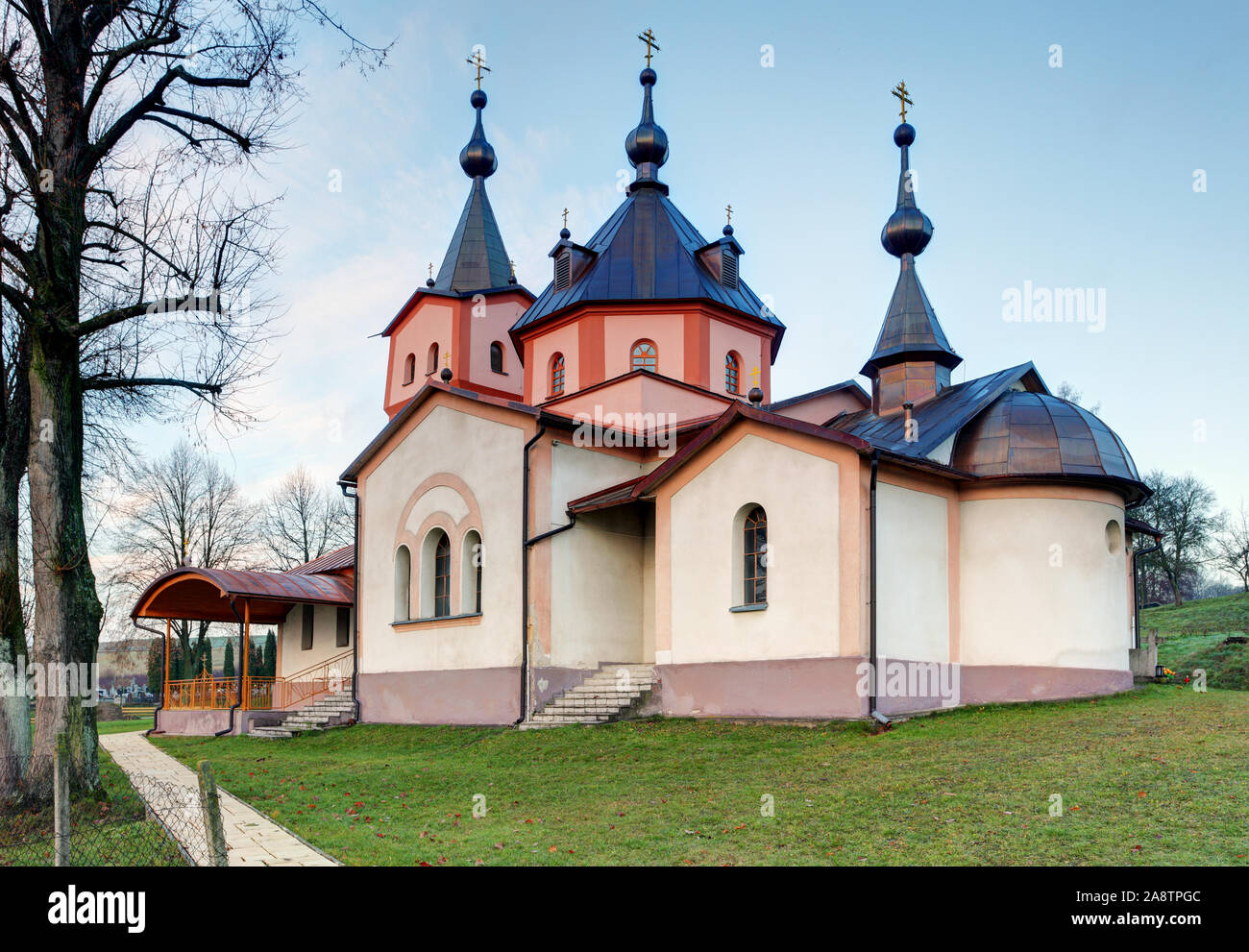 Chiesa nel monastero di San Michele Arcangelo in Ladomirova Foto Stock