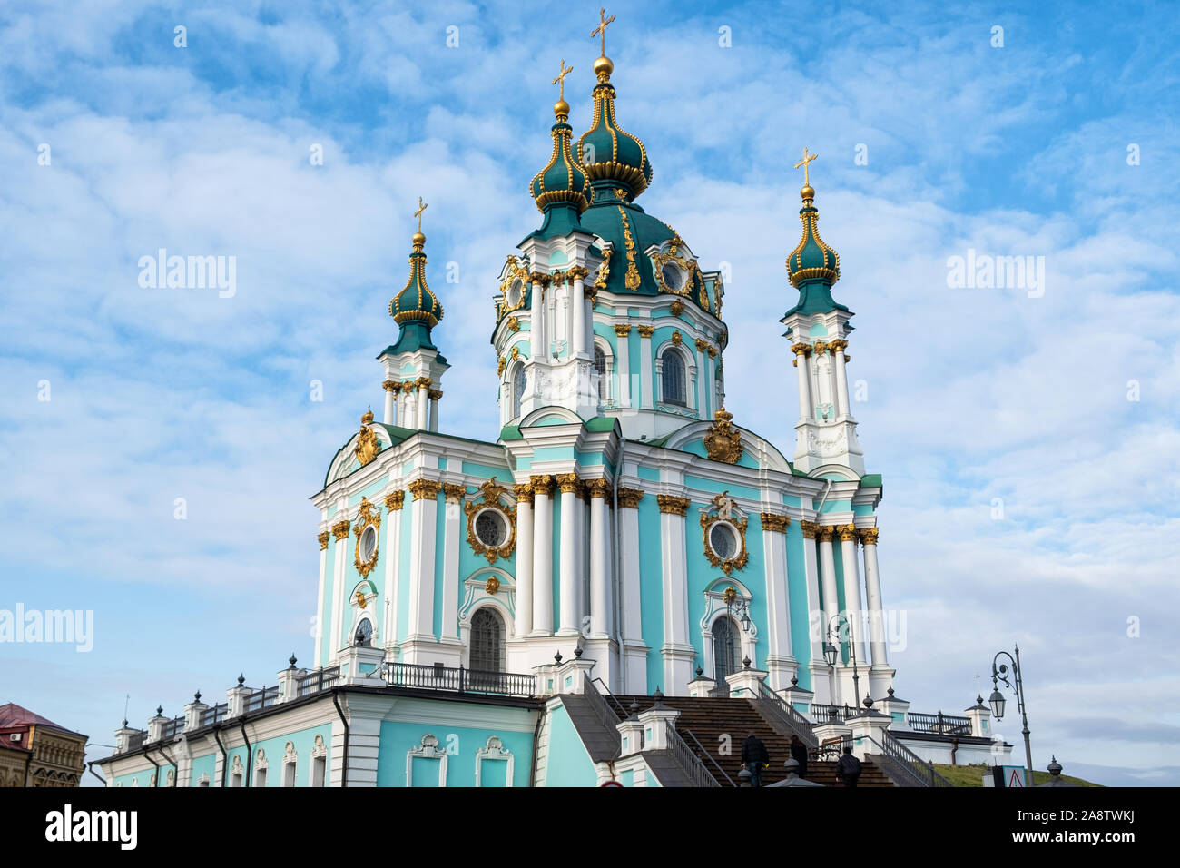 Barocca di San Andrea la Chiesa (Cattedrale di Sant'Andrea, 1747 - 1754), progettato dall'architetto imperiale Bartolomeo Rastrelli. A Kiev, Ucraina Foto Stock