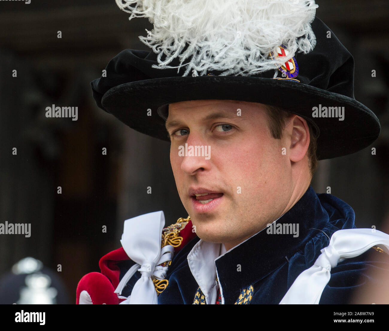 Il principe William Duca di Cambridge unire HM la Regina e di altri membri  della famiglia reale che frequentano l'Ordine della Giarrettiera cerimonia  al Castello di Windsor Foto stock - Alamy