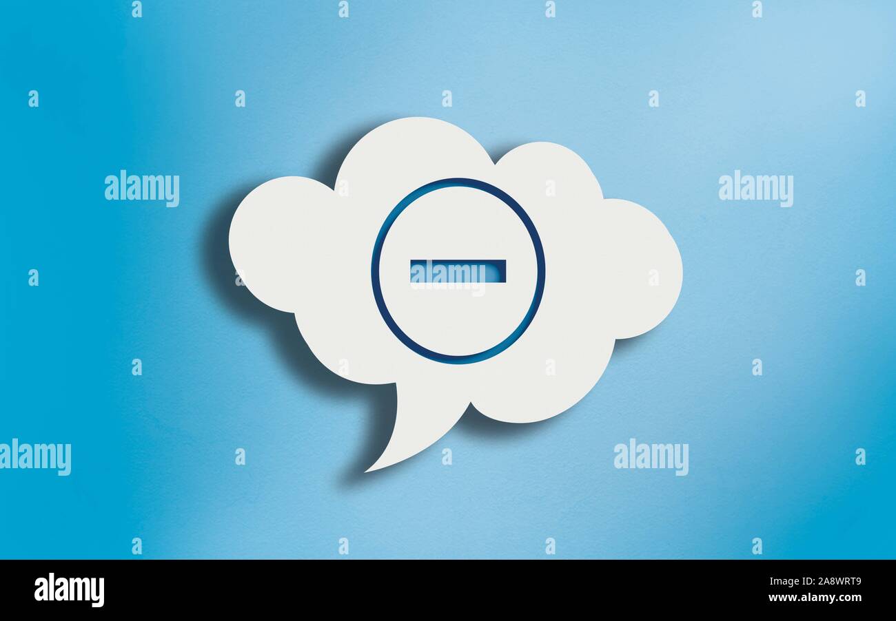 Tagliare icona meno in una forma di cloud discorso bolla su sfondo blu. Immagine ad alta risoluzione con una copia dello spazio. Il rendering 3D. Foto Stock