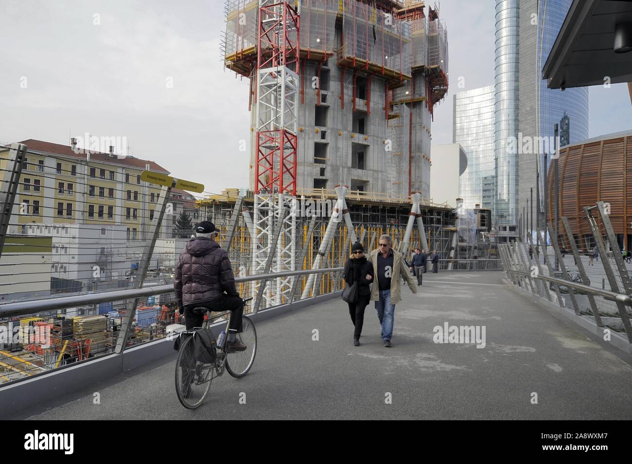 Milano (Italia), il sito di costruzione per il nuovo edificio di Unipol e Unicredit torre di Porta Nuova district Foto Stock