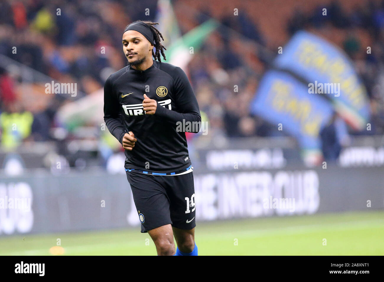 Milano, Italia. 09a Novembre 2019. Campionato italiano A. FC Internazionale vs Hellas Verona Fc. Valentino Lazaro di FC Internazionale. Foto Stock