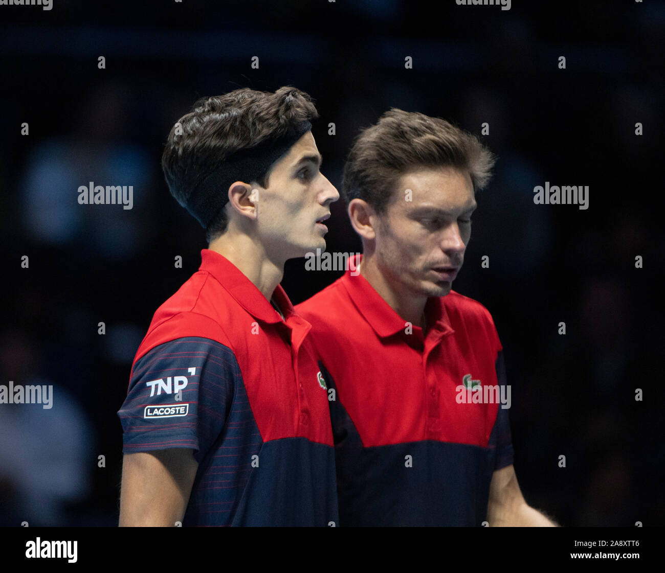 O2, Londra, Regno Unito. 11 novembre 2019. Nitto ATP Finals sera raddoppia corrispondono, Juan Sebastian Cabal (COL) & Robert Farah (COL) vs Pierre-Hugues Herbert (FRA) & Nicolas MAHUT (FRA). Credito: Malcolm Park/Alamy Live News. Foto Stock