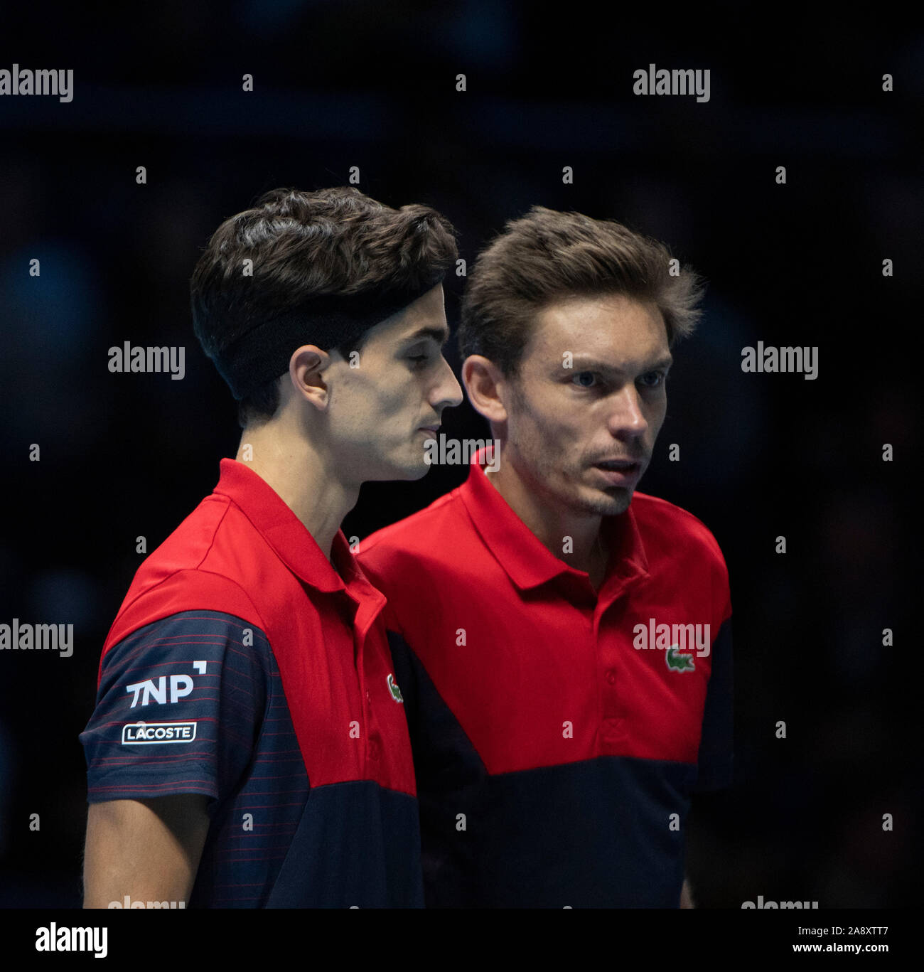 O2, Londra, Regno Unito. 11 novembre 2019. Nitto ATP Finals sera raddoppia corrispondono, Juan Sebastian Cabal (COL) & Robert Farah (COL) vs Pierre-Hugues Herbert (FRA) & Nicolas MAHUT (FRA). Credito: Malcolm Park/Alamy Live News. Foto Stock