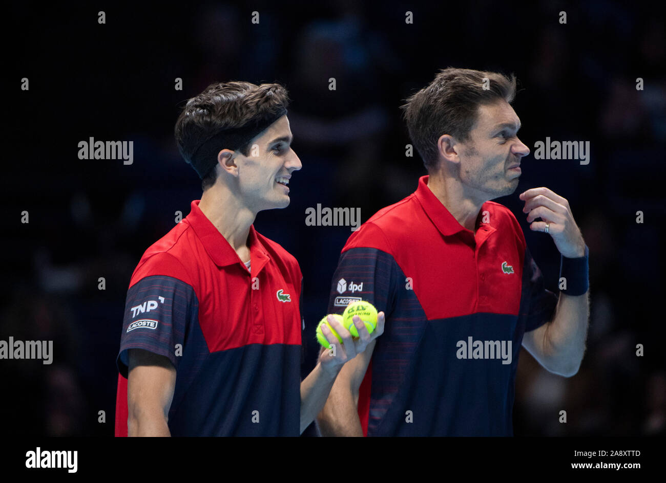 O2, Londra, Regno Unito. 11 novembre 2019. Nitto ATP Finals sera raddoppia corrispondono, Juan Sebastian Cabal (COL) & Robert Farah (COL) vs Pierre-Hugues Herbert (FRA) & Nicolas MAHUT (FRA). Credito: Malcolm Park/Alamy Live News. Foto Stock