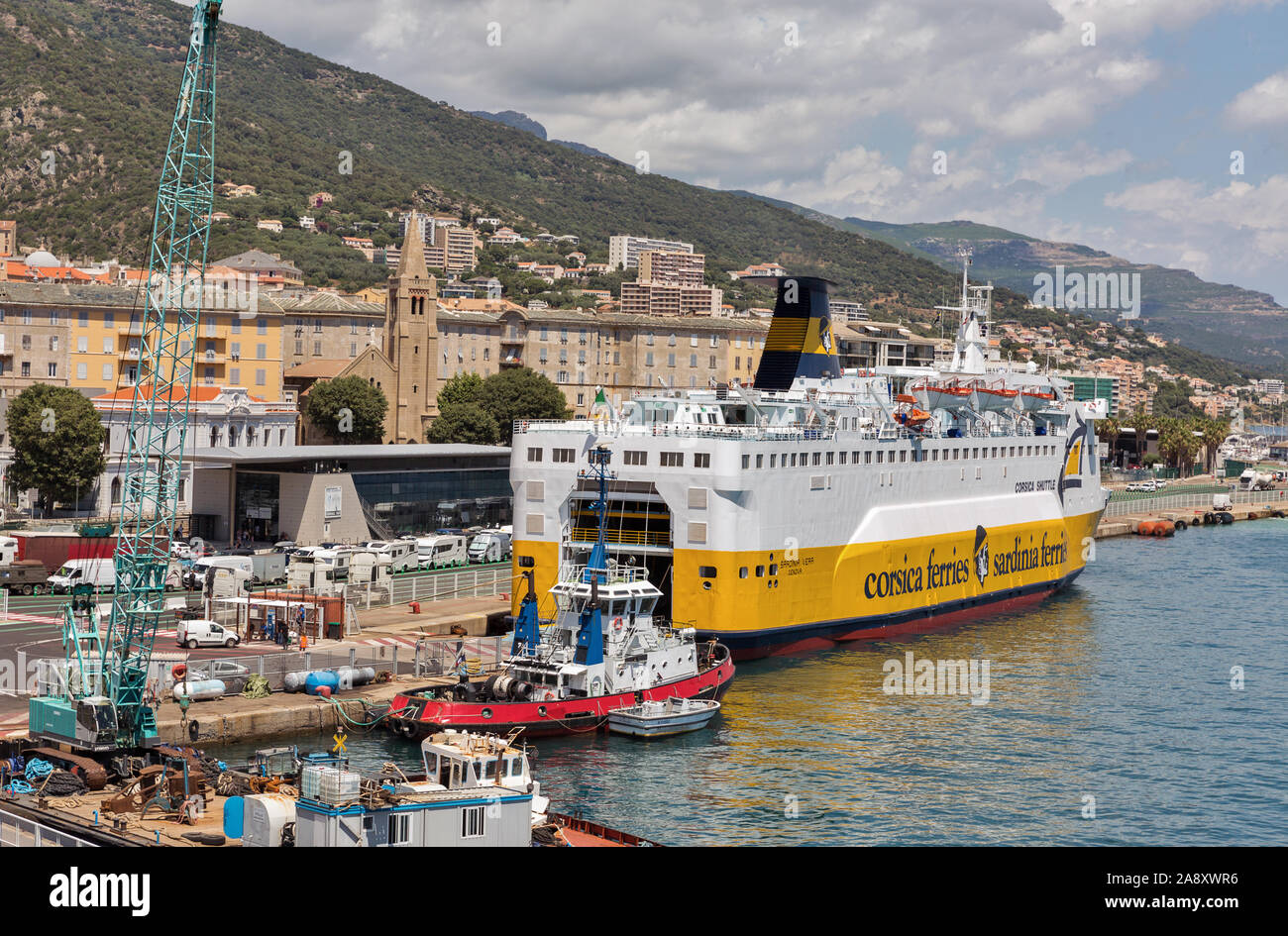 BASTIA, Corsica, Francia - Luglio 12, 2019: Corsica Ferries - Sardinia Ferries nave ormeggiata in porto. Si tratta di una compagnia di traghetti che gestisce il traffico a e P. Foto Stock