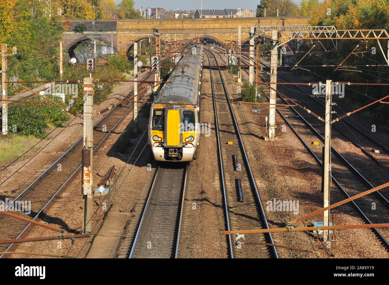 Classe 387 UEM capi da nord di Finsbury Park, Londra, Inghilterra, Regno Unito Foto Stock