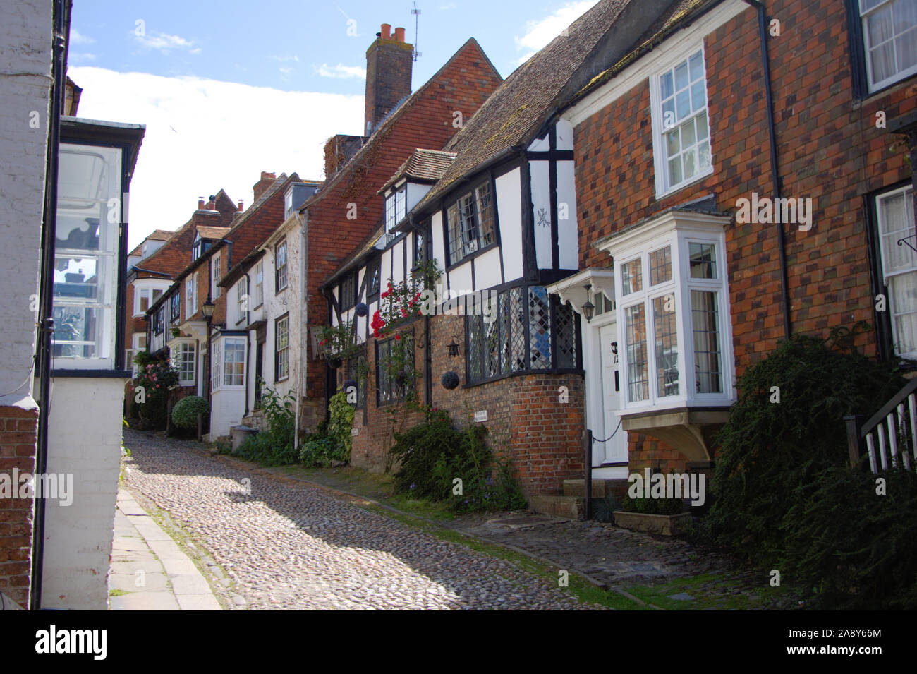 Mermaid street con vecchie case in Rye old town center. Foto Stock