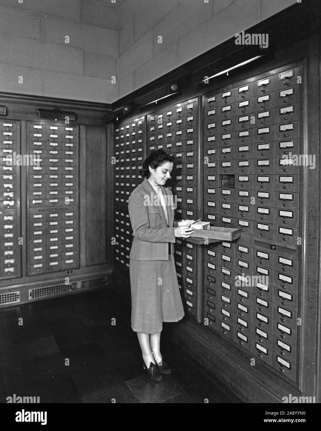 Fotografia della scheda di catalogo nel centro di ricerca la Camera su archivi nazionali costruzione di ca. 1940 Foto Stock