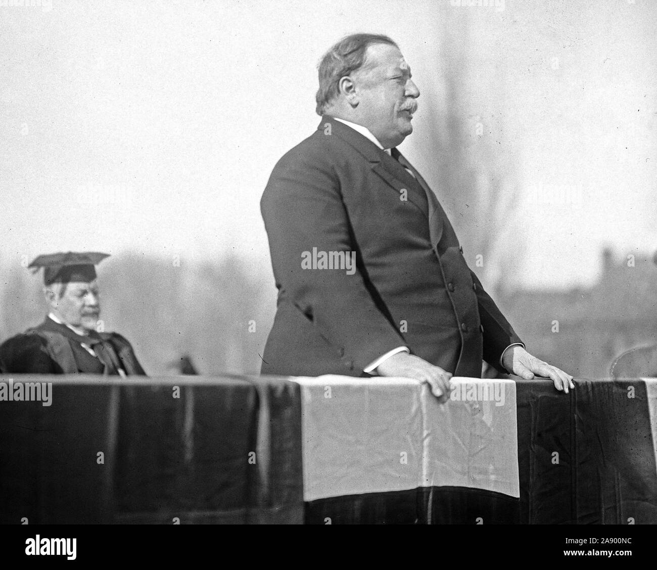 Il presidente William Howard Taft parlando all'aperto ca. 1910 Foto Stock