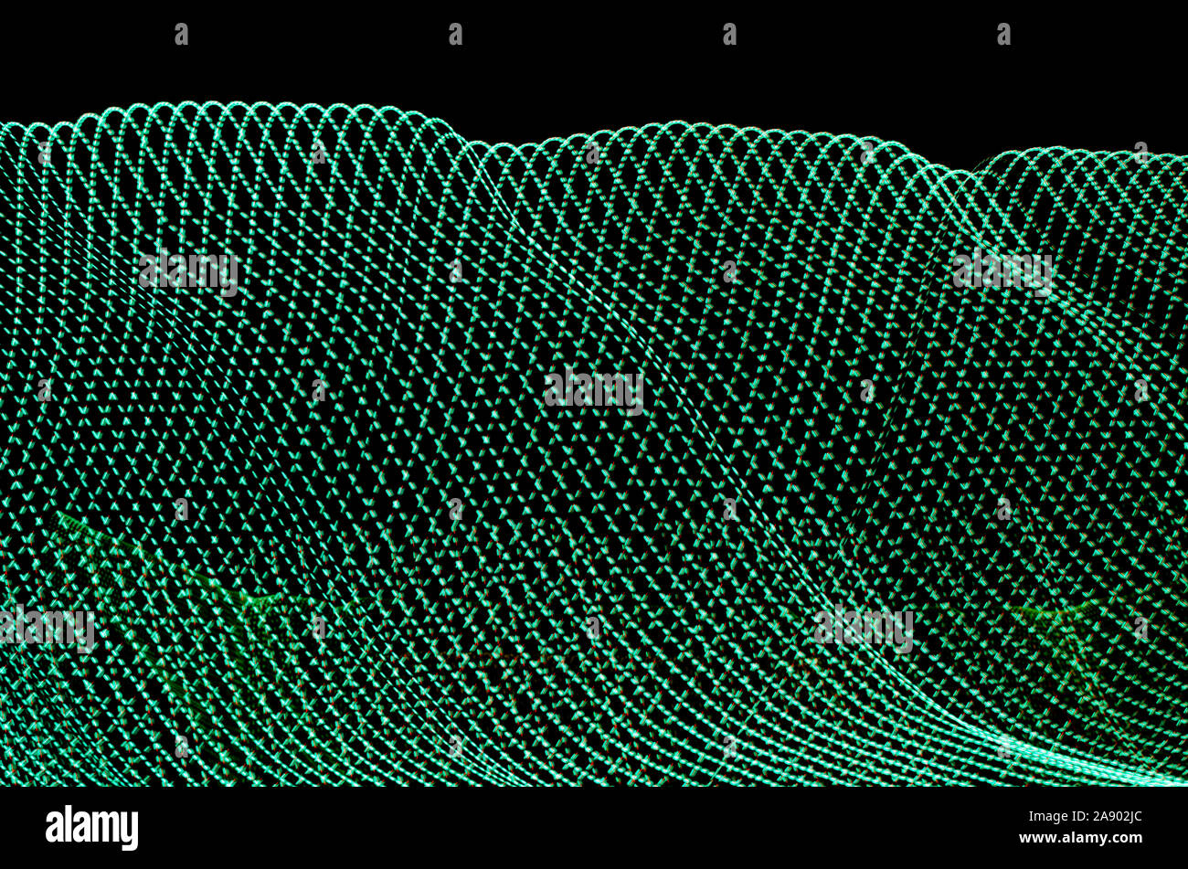 Le linee colorate forma onde astratte su sfondo nero Foto Stock
