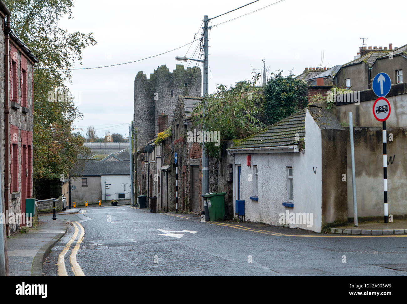 Guardando verso sud su Francesco Street a Drogheda contea di Louth in Irlanda Foto Stock