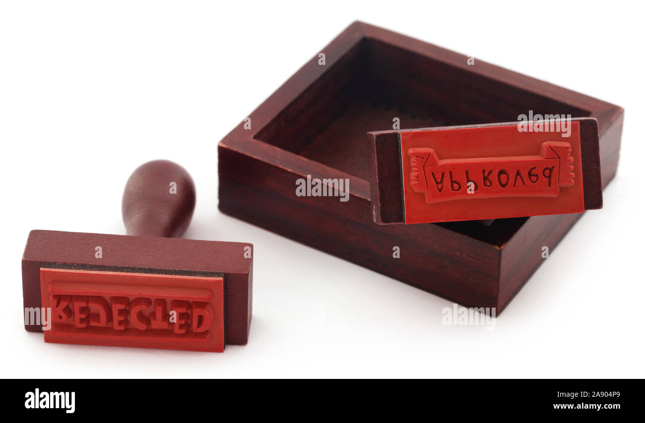 Approvate o rifiutate timbri in gomma su sfondo bianco Foto Stock