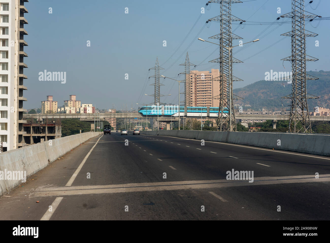 Monorotaia collega Chembur e wadala visto dalla superstrada, Mumbai,Maharashtra, India Foto Stock
