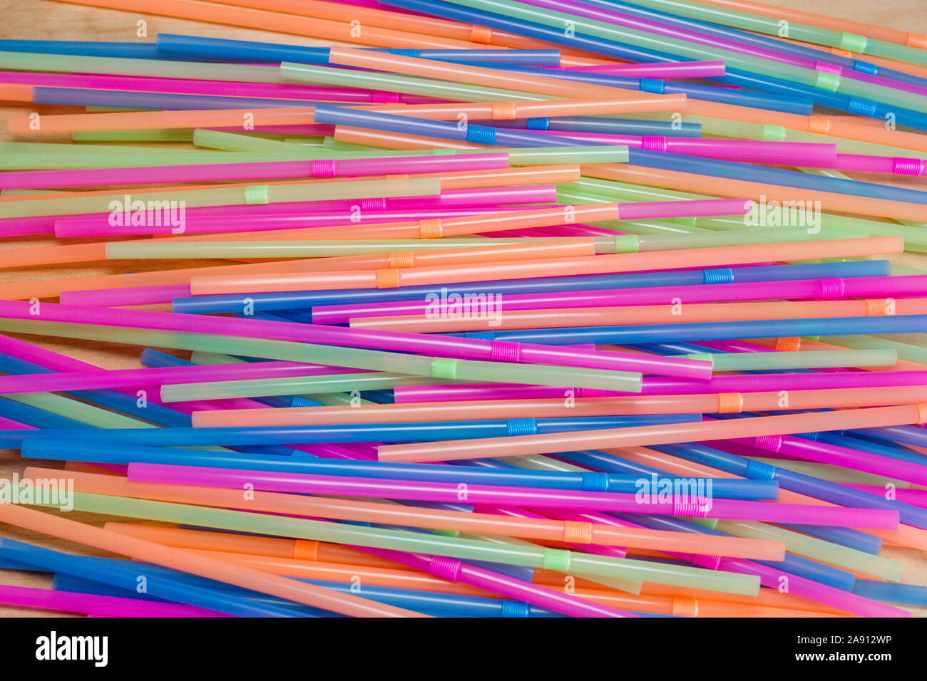 Multicolore/Colore cannucce in plastica Foto Stock
