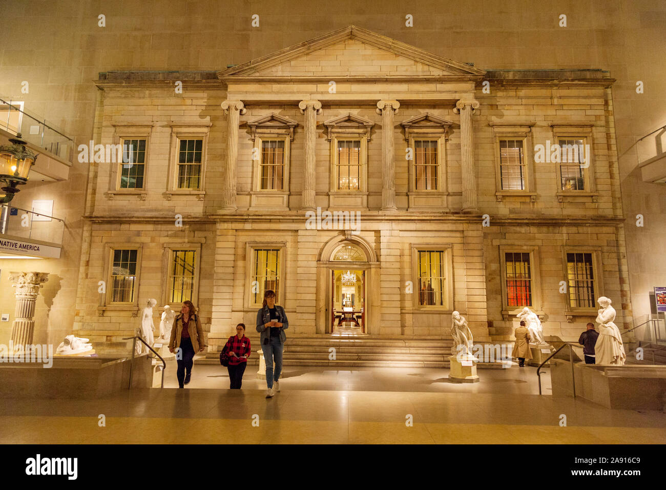 Il Charles Engelhard corte nell'Ala Americana, il Metropolitan Museum of Art ( MET ), la Fifth Avenue, Manhattan, New York, NY. Stati Uniti d'America Foto Stock