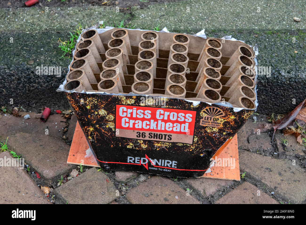 Fuochi d'artificio Criss Cross Creakhead 36 scatti a Amsterdam Paesi Bassi 2019 Foto Stock