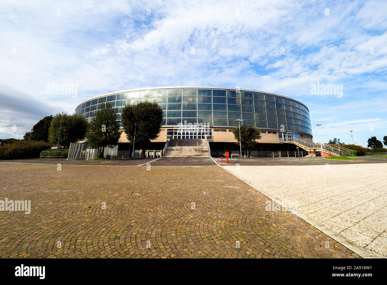 PalaLottomatica, precedentemente noto come il Palazzo dello Sport o Palaeur, è un multi-purpose sport e divertimento arena nel quartiere EUR di Roma - Italia Foto Stock