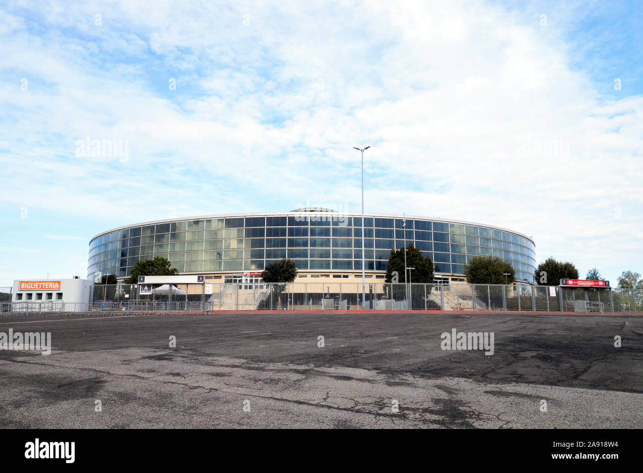 PalaLottomatica, precedentemente noto come il Palazzo dello Sport o Palaeur, è un multi-purpose sport e divertimento arena nel quartiere EUR di Roma - Italia Foto Stock