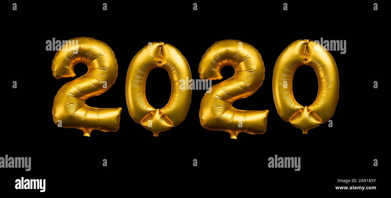 2020 scritto con golden palloncini isolati su sfondo nero, festa di capodanno biglietto di auguri Foto Stock