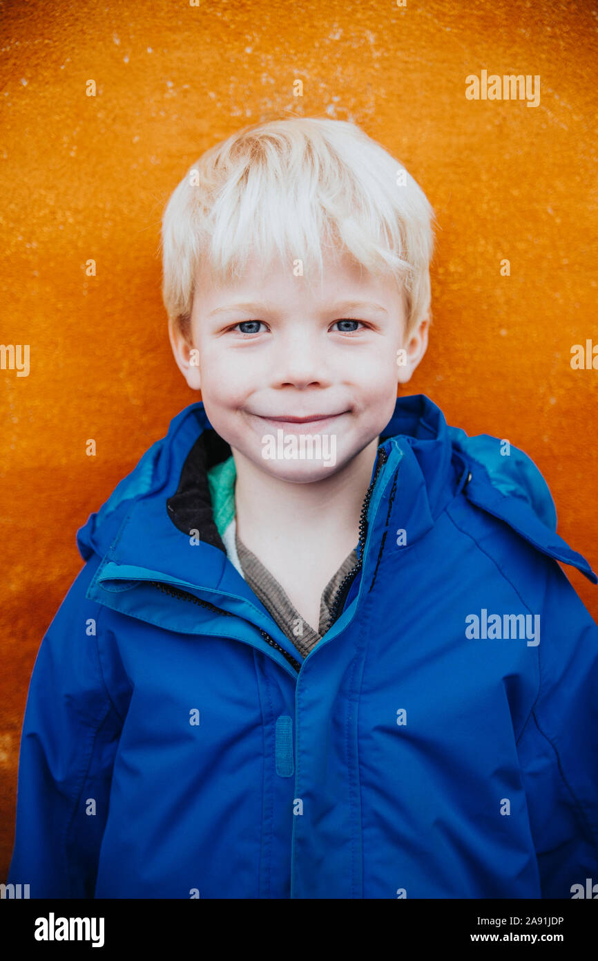 Ritratto di ragazzo sorridente Foto Stock