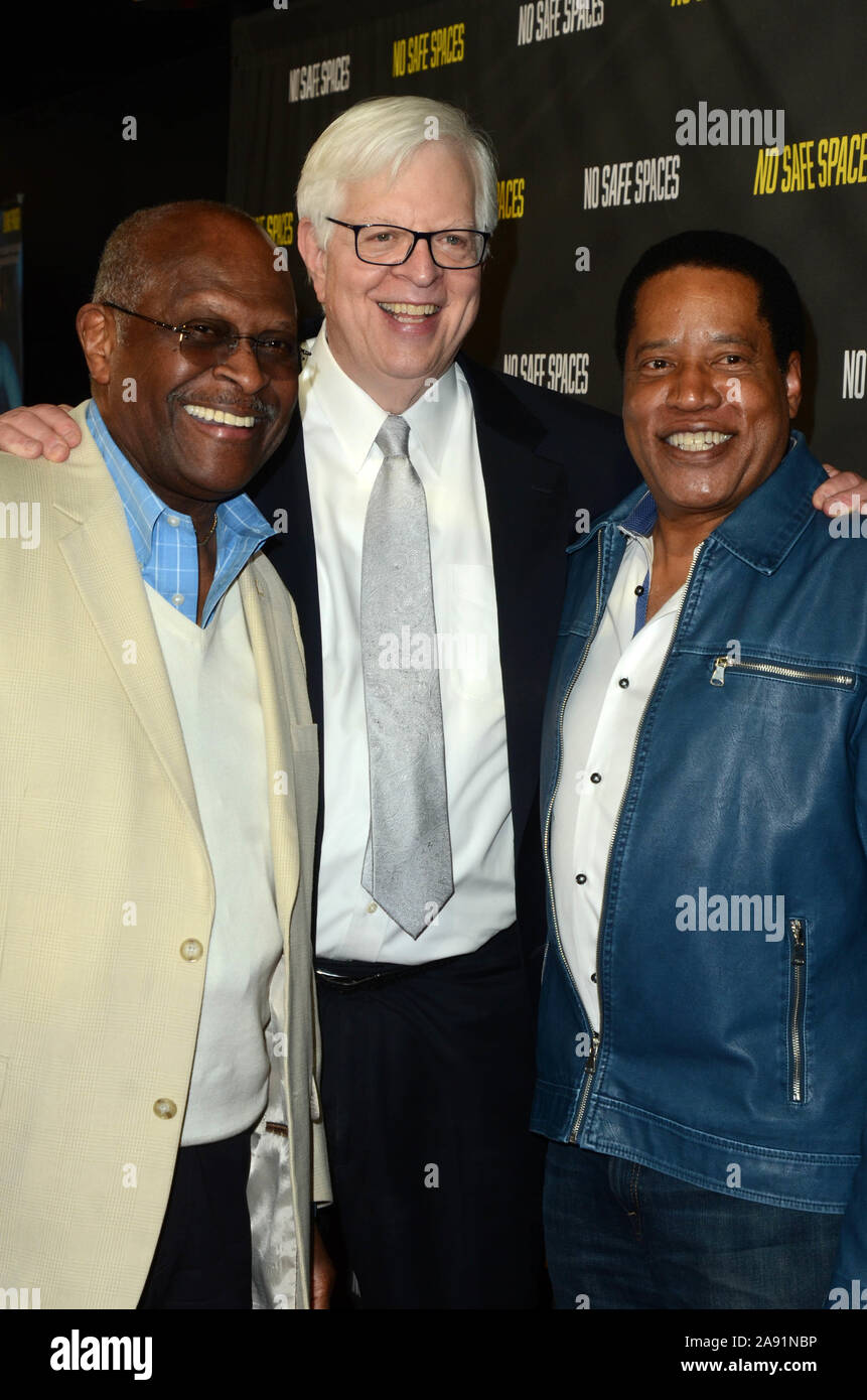 Hollywood, CA. Xi Nov, 2019. Herman Caino, Dennis Prager, Larry Elder presso l'assenza di spazi sicuri Premiere al cinese TCL 6 in Hollywood, la California il 11 novembre 2019. Credito: David Edwards/media/punzone Alamy Live News Foto Stock