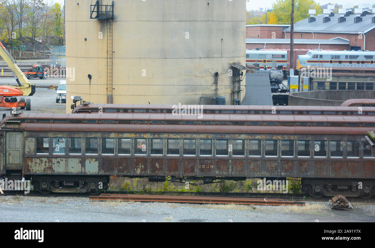 SCRANTON, Pennsylvania - 30 OTT 2019: la vecchia ferrovia auto a Steamtown cantiere ferroviario, un sito storico nazionale. Foto Stock