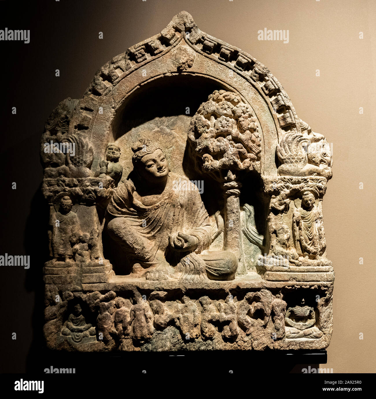 Italia Piemonte Torino - Palazzo Mazzonis - Mao Museo d'Arte Orientale ) - Museo di Arte Orientale - Buddha, seduti in rajalilasana - il Buddha seduto in ' Royal facilità ' posizione - Afghanistan II secolo D.C. Foto Stock