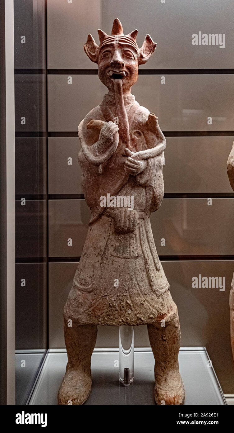 Italia Piemonte Torino - Palazzo Mazzonis - Mao Museo d'Arte Orientale ) - Museo di Arte Orientale - divinità custode Sichuan - Han Orientali seconda metà del II secolo D.C. Foto Stock