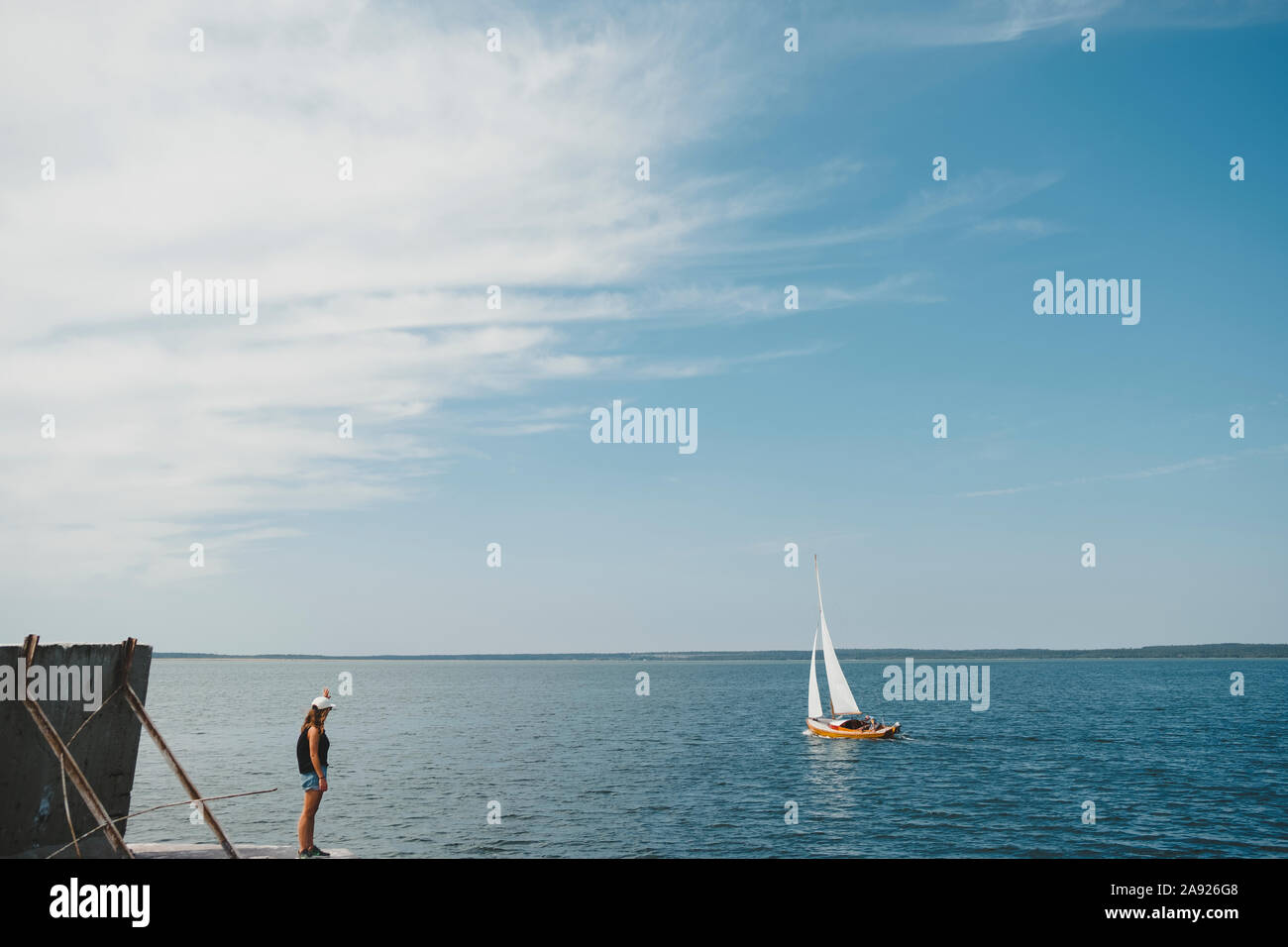Barca a vela sul mare Foto Stock