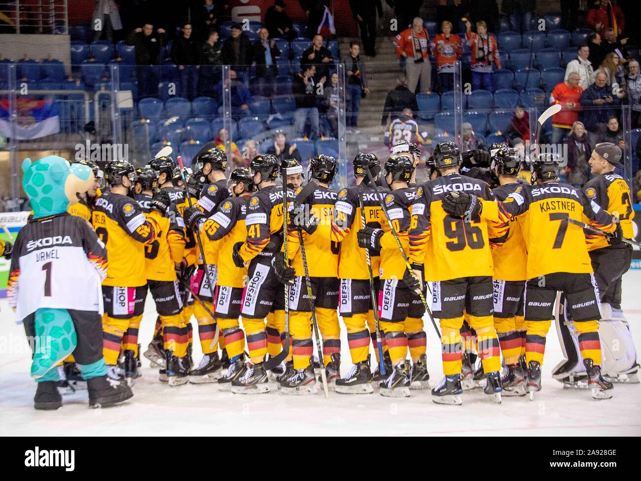 Tripudio finale Team GER, team, mascotte Urmel Germania (GER) - Russia (RUS) 4: 3, al 07.11.2019 Hockey, Germania Tazza da 7.-10.11.2019 in Krefeld / Germania. | Utilizzo di tutto il mondo Foto Stock