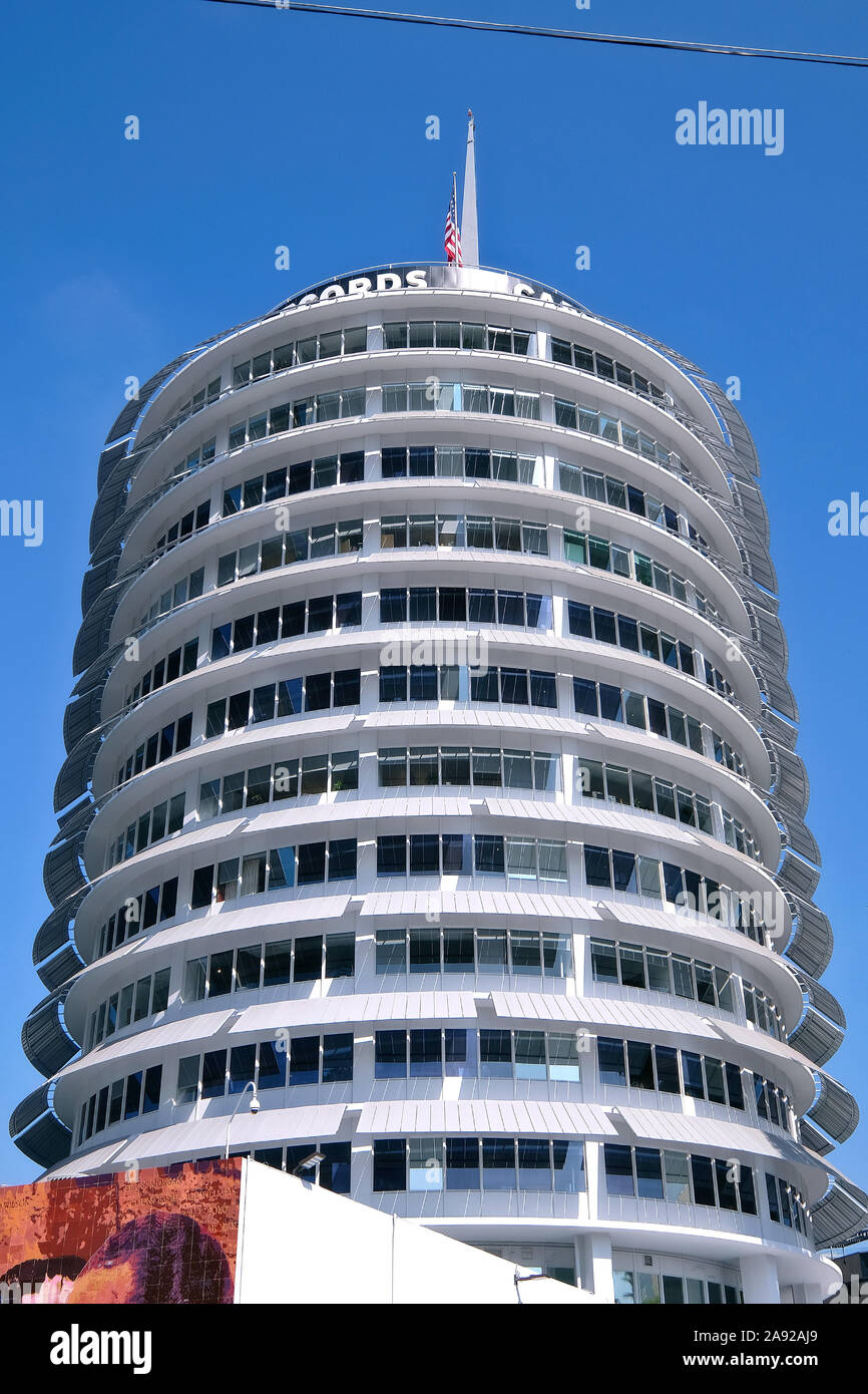 La torre del Campidoglio, la sede centrale della società di Capitol Records di Hollywood e Los Angeles, California, Stati Uniti d'America Foto Stock