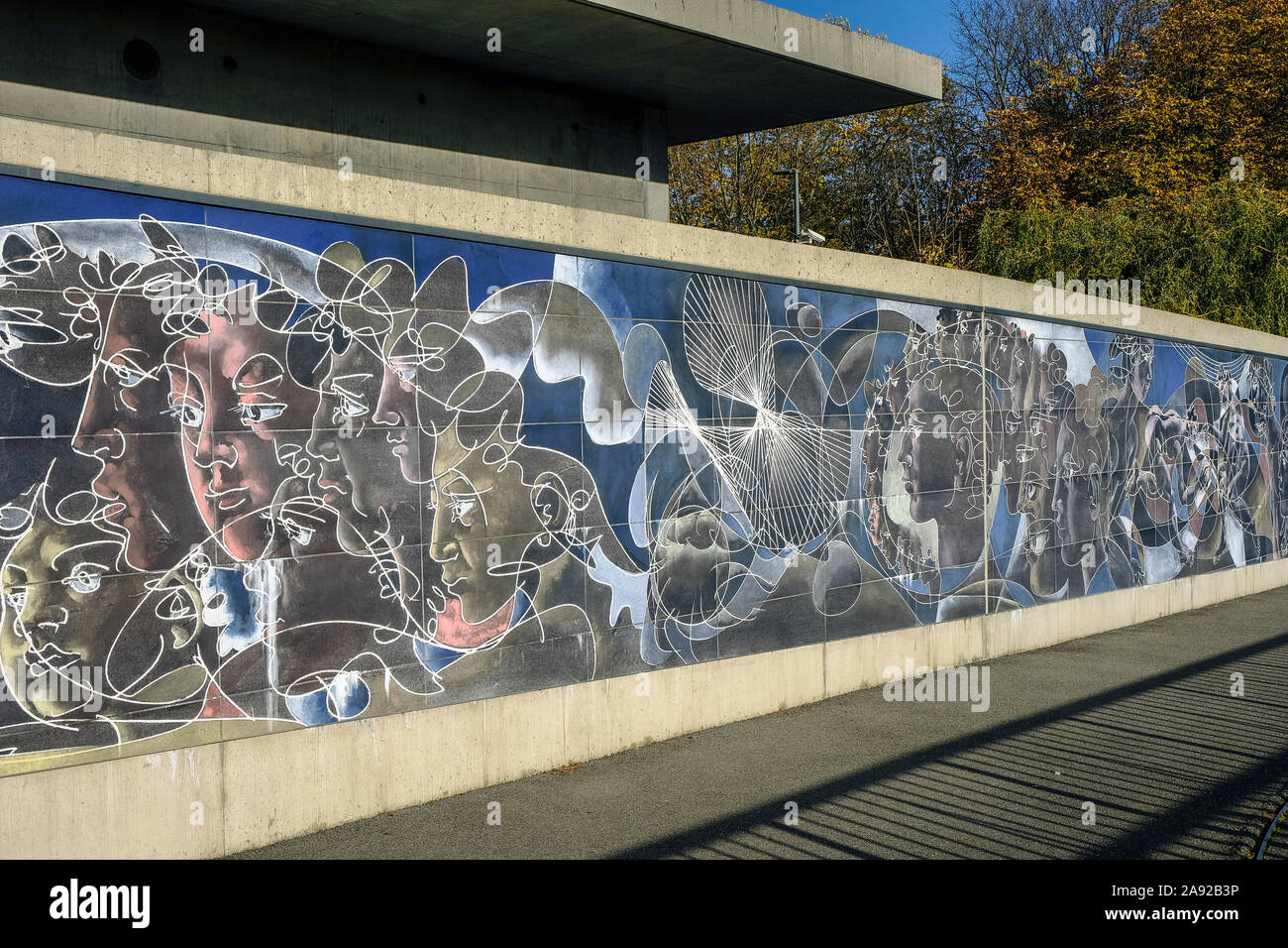Il lato destro di Hans Erni di affresco sulla parete perimetrale del Palazzo delle Nazioni Unite a Ginevra, Svizzera Foto Stock