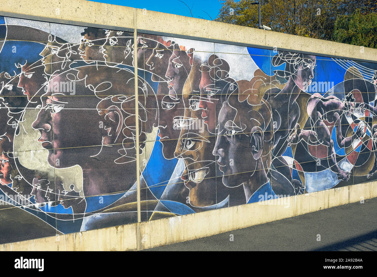 Il lato destro di Hans Erni di affresco sulla parete perimetrale del Palazzo delle Nazioni Unite a Ginevra, Svizzera Foto Stock