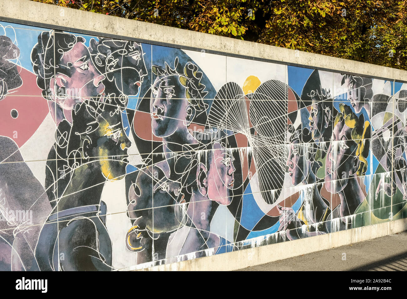 Il lato destro di Hans Erni di affresco sulla parete perimetrale del Palazzo delle Nazioni Unite a Ginevra, Svizzera Foto Stock