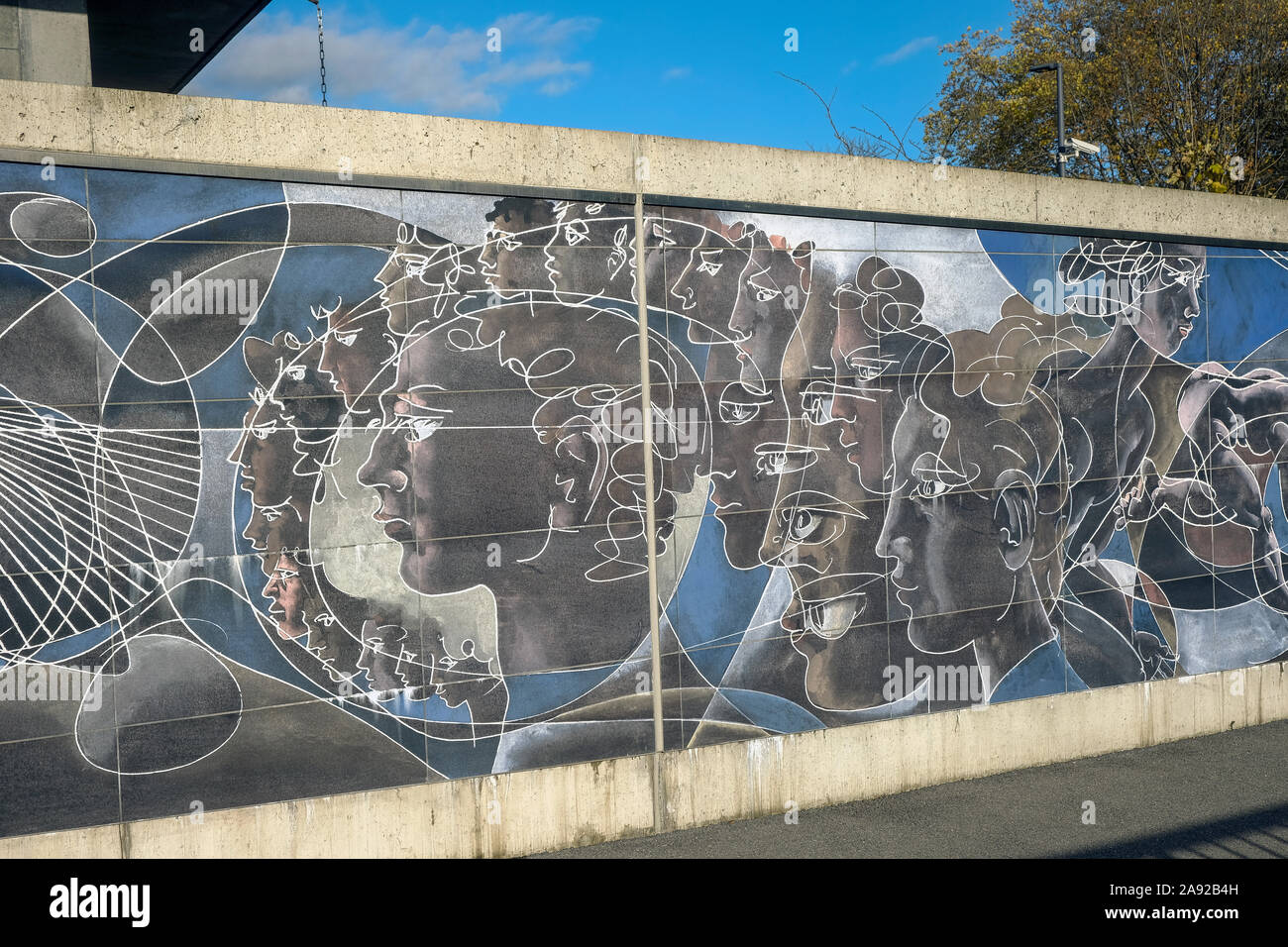 Il lato destro di Hans Erni di affresco sulla parete perimetrale del Palazzo delle Nazioni Unite a Ginevra, Svizzera Foto Stock